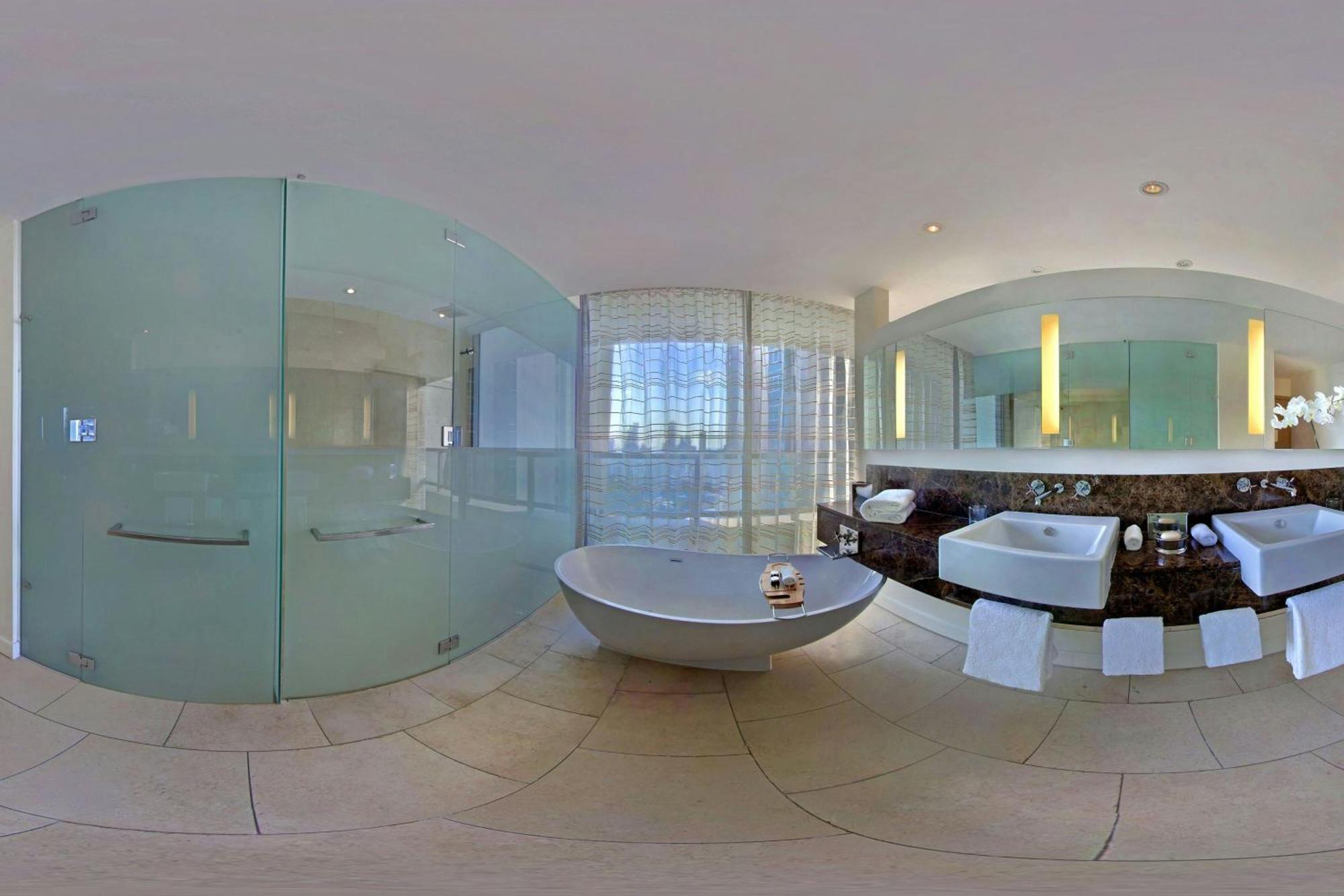 Jw 메리어트 파나마 호텔 파나마시티 외부 사진 A bathroom in a hotel