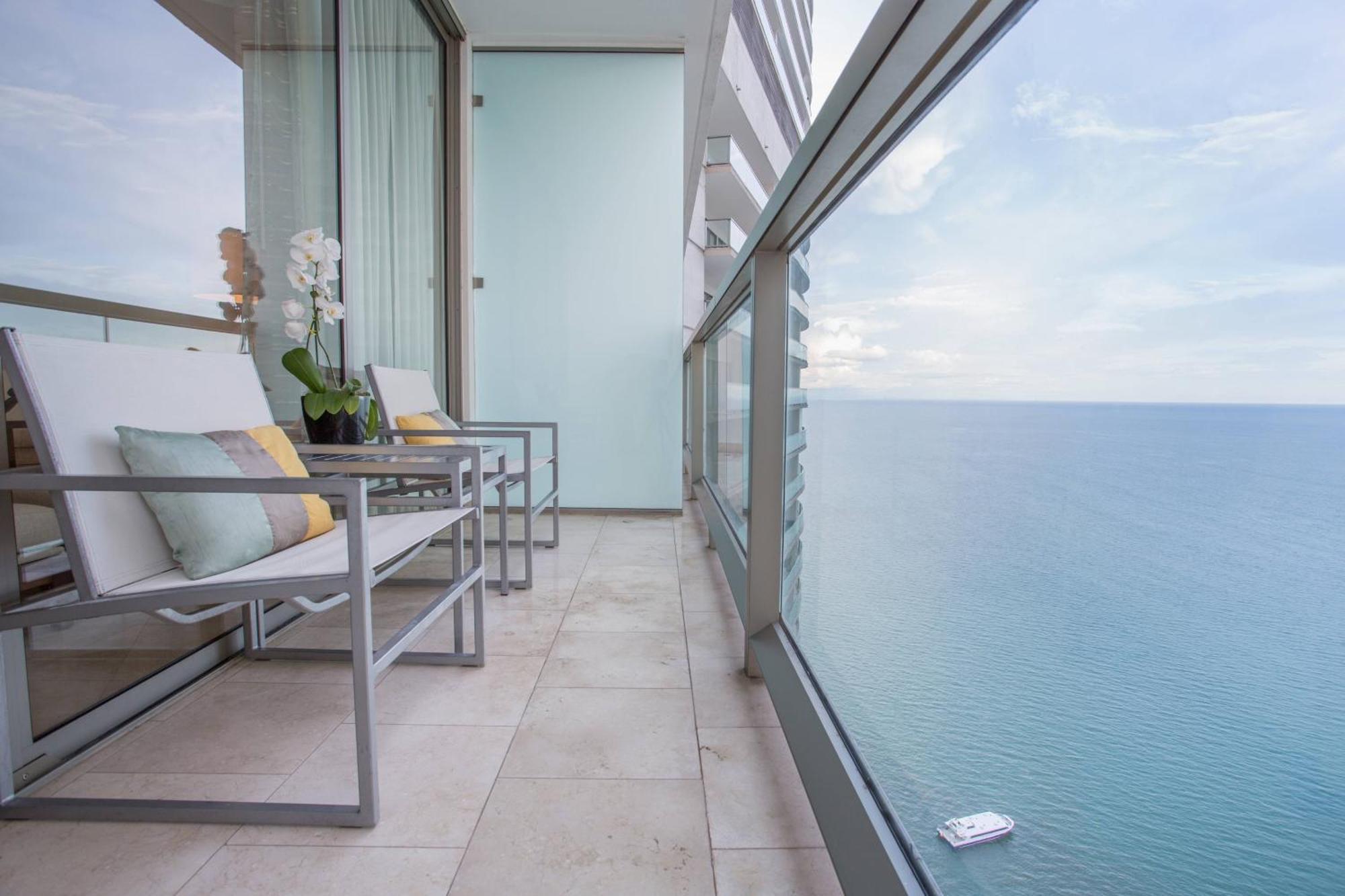 Jw 메리어트 파나마 호텔 파나마시티 외부 사진 Balcony of a penthouse